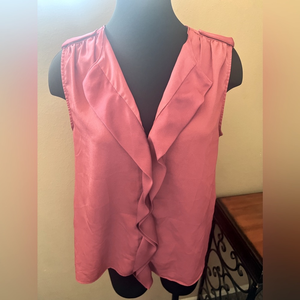 Anne Klein Sleeveless Blouse Size Large, V-neck style